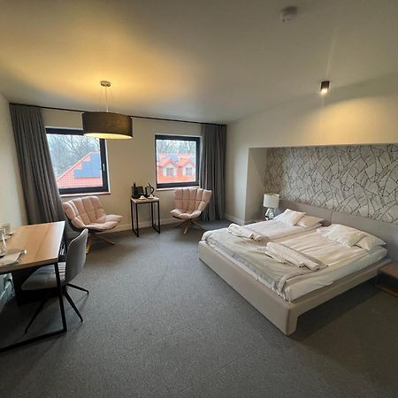 Aparthotel Kamienica Nr 6 à Aleksandrów Łódzki Extérieur photo