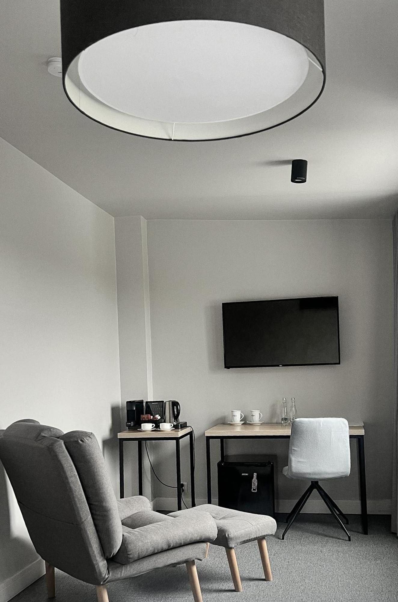 Aparthotel Kamienica Nr 6 à Aleksandrów Łódzki Extérieur photo