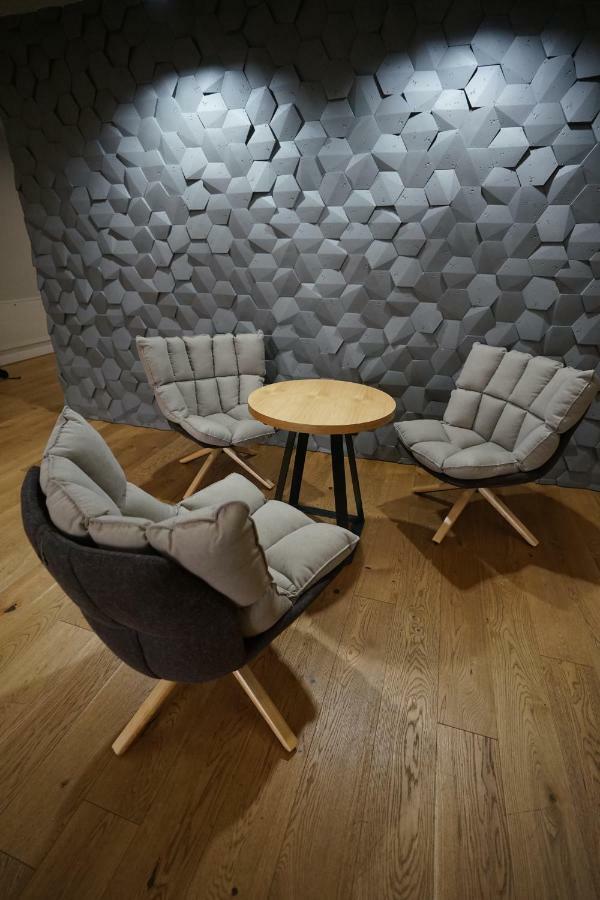Aparthotel Kamienica Nr 6 à Aleksandrów Łódzki Extérieur photo