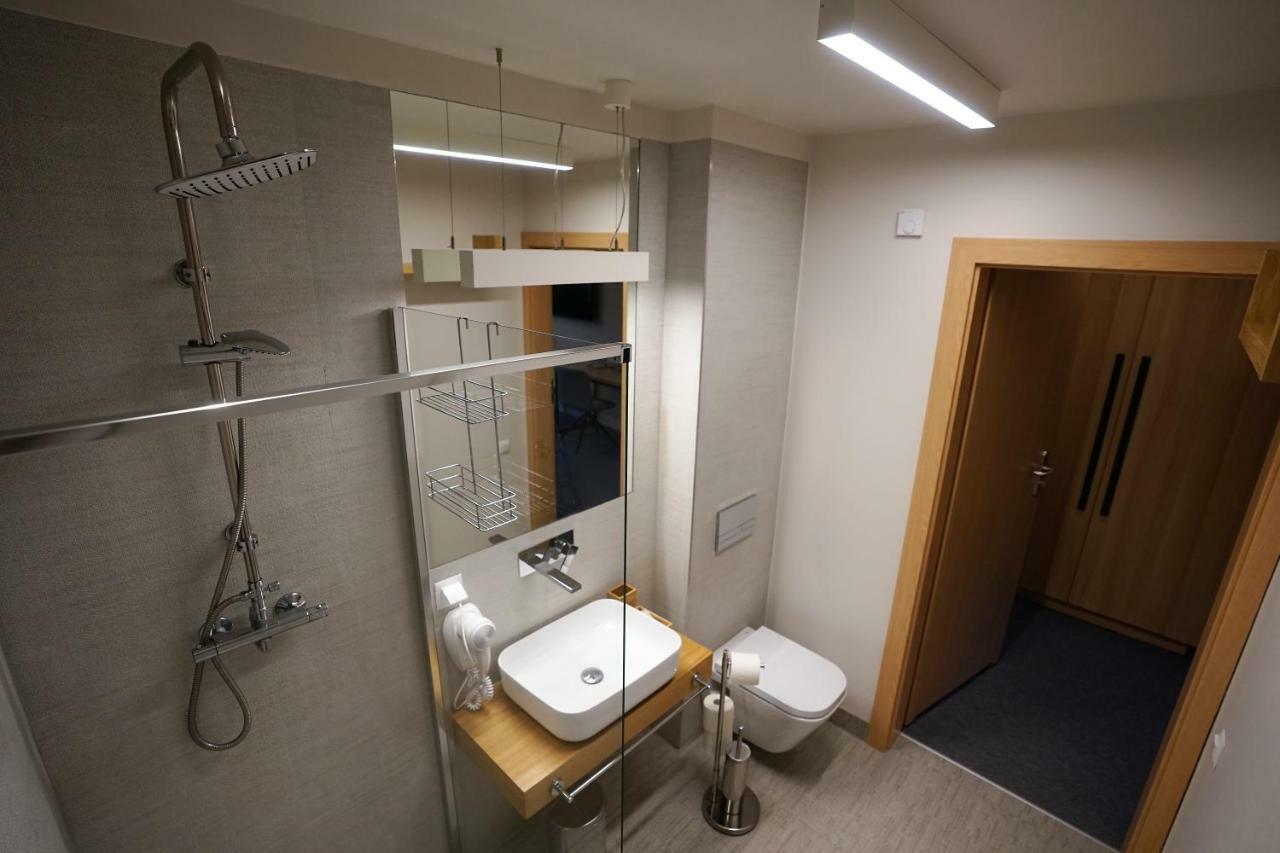 Aparthotel Kamienica Nr 6 à Aleksandrów Łódzki Extérieur photo
