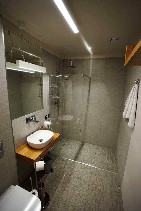 Aparthotel Kamienica Nr 6 à Aleksandrów Łódzki Extérieur photo