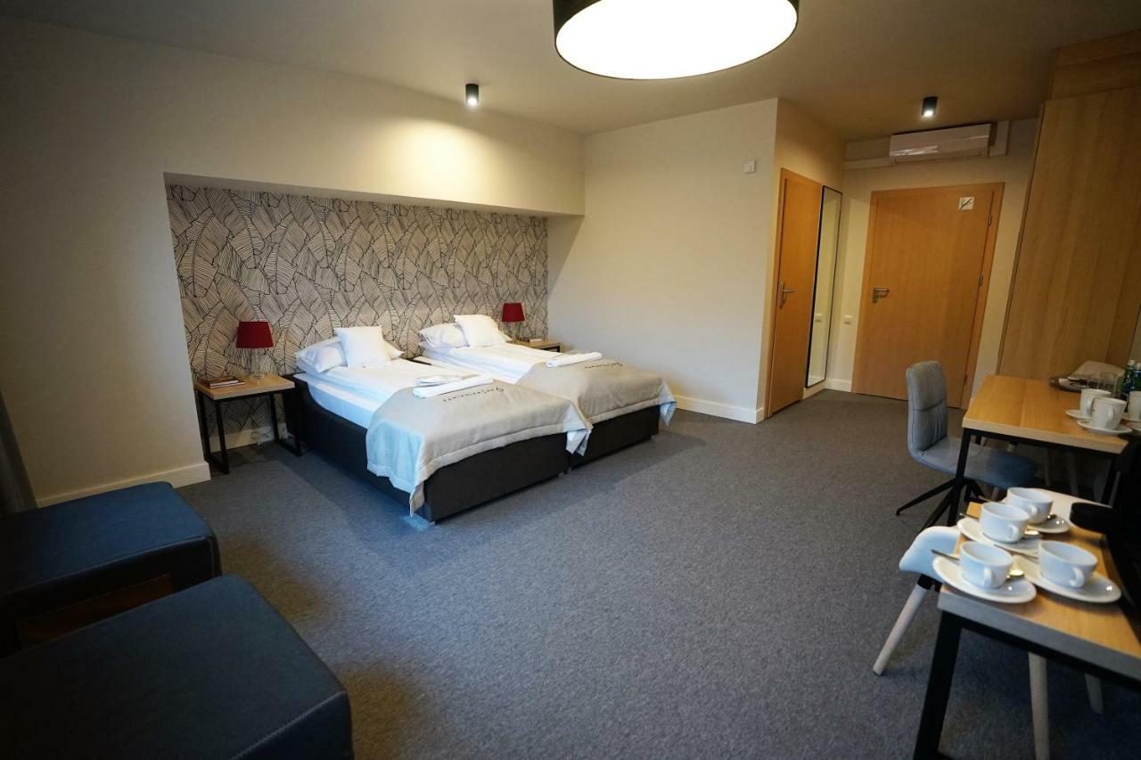 Aparthotel Kamienica Nr 6 à Aleksandrów Łódzki Extérieur photo
